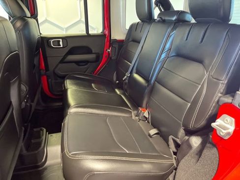 Used 2023 Jeep Wrangler Unlimited Sahara w/ Cold Weather Group AWD/4WD image 19