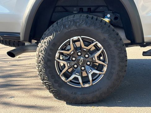 Used 2025 Chevrolet Colorado ZR2 image 10