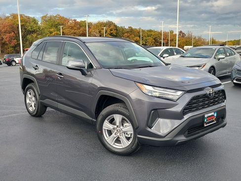 Used 2025 Toyota RAV4 XLE image 2