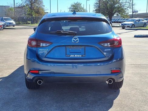 Used 2018 MAZDA MAZDA3 Grand Touring image 27