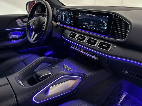 Used 2020 Mercedes-Benz GLE 350 4MATIC w/ Premium Package image 26