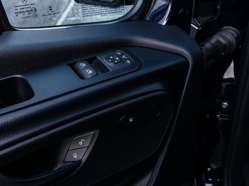 Used 2025 Mercedes-Benz Sprinter 2500 image 6