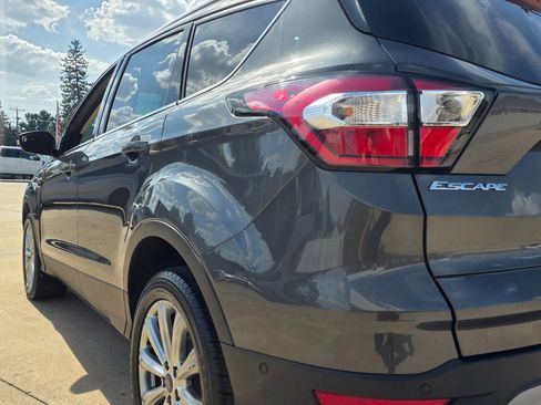 Used 2018 Ford Escape Titanium image 16