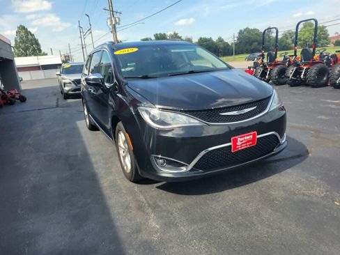 Used 2019 Chrysler Pacifica Limited FWD image 5