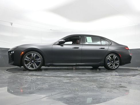 Used 2023 BMW i7 xDrive60 image 52