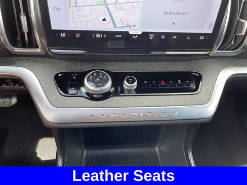 Used 2025 Ford Expedition Tremor AWD/4WD image 17