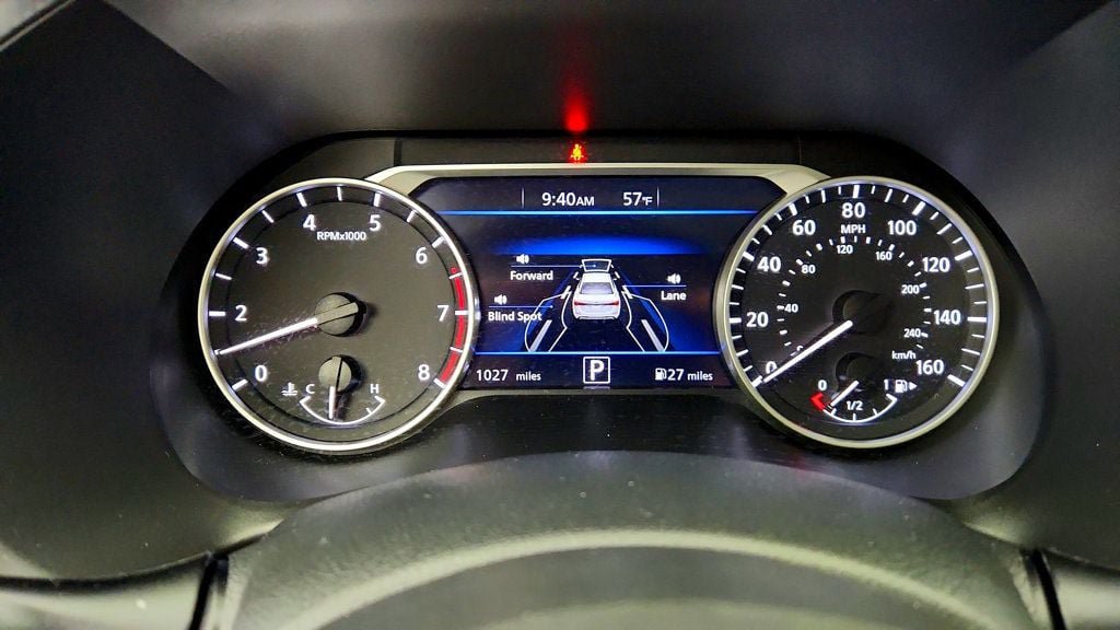 Used 2025 Nissan Sentra SR FWD image 14
