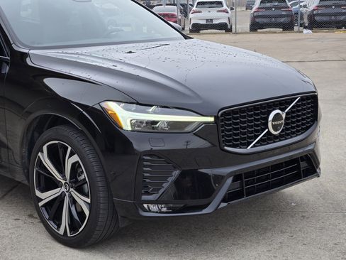 Used 2023 Volvo XC60 B5 Ultimate w/ Climate Package image 11