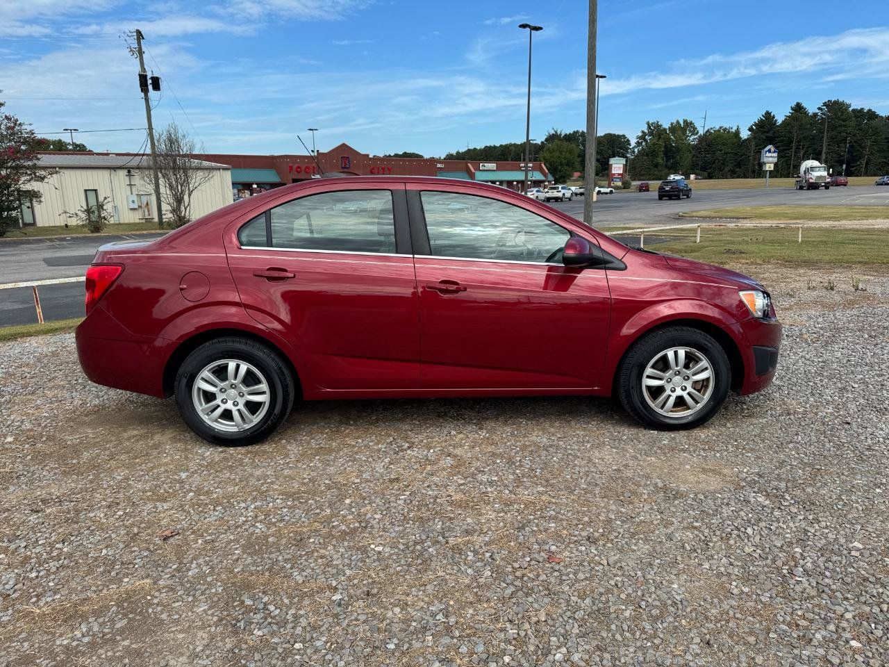 Used 2015 Chevrolet Sonic LT FWD image 2