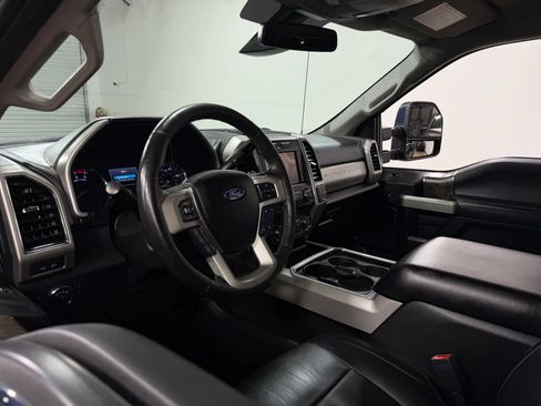 Used 2019 Ford F250 Lariat w/ Lariat Ultimate Package AWD/4WD image 14