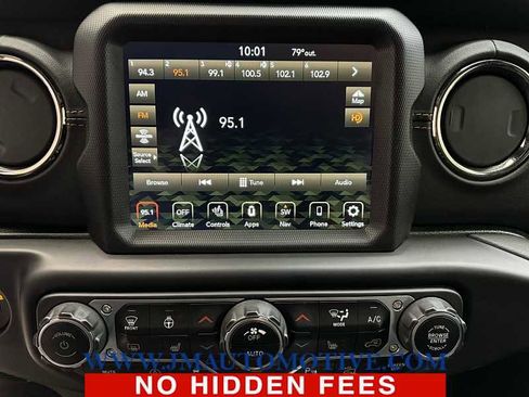 Used 2021 Jeep Gladiator Overland image 22