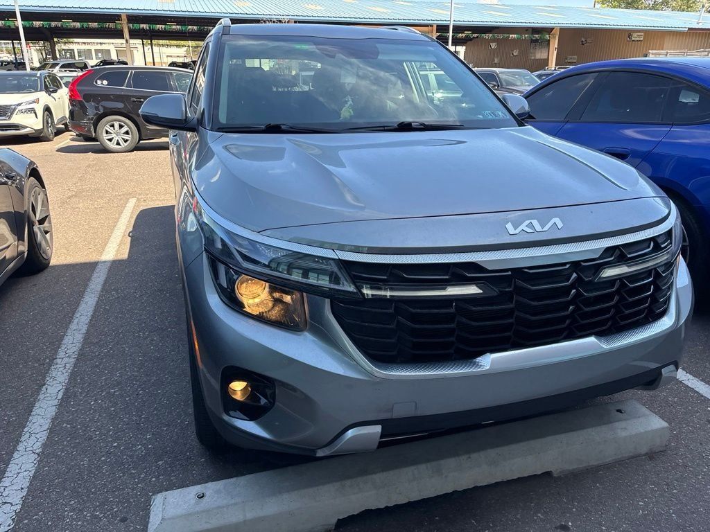 Used 2024 Kia Seltos EX AWD/4WD image 1
