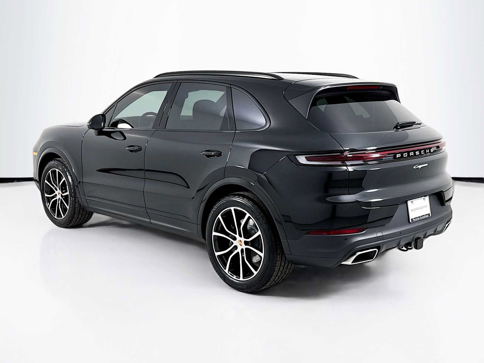 Used 2026 Porsche Cayenne AWD/4WD image 3