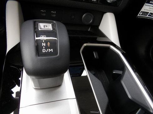 New 2025 Mitsubishi Outlander SE image 23