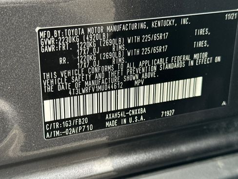 Used 2021 Toyota RAV4 LE AWD/4WD image 28