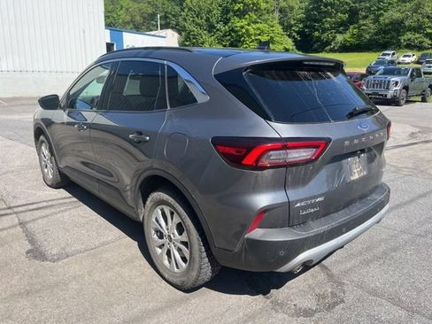 Used 2023 Ford Escape Active w/ Tech Pack #2 AWD/4WD image 8
