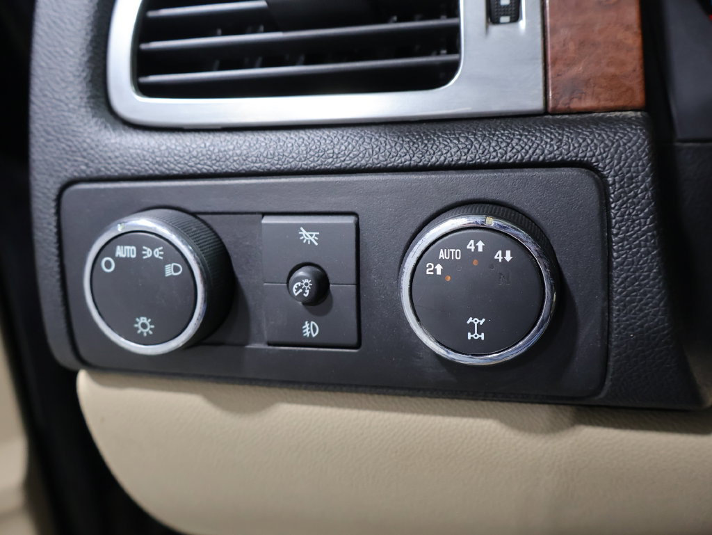 Used 2007 Chevrolet Tahoe LTZ w/ LTZ Preferred Equipment Group AWD/4WD image 11