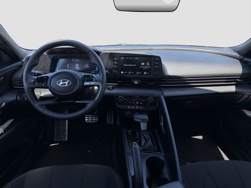 Used 2025 Hyundai Elantra Sport FWD image 14