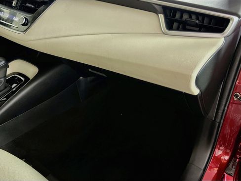 Used 2022 Toyota Corolla LE FWD image 33