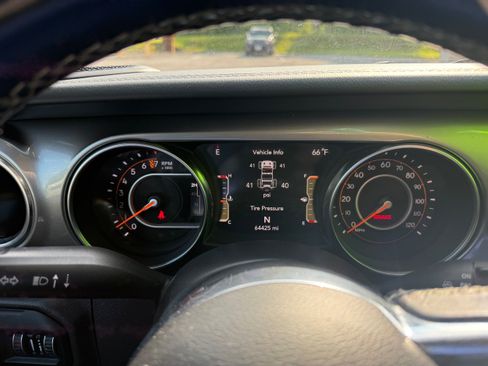 Certified 2020 Jeep Wrangler Unlimited Sahara AWD/4WD image 15