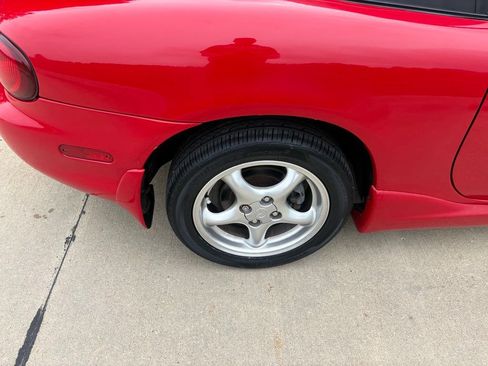Used 2002 MAZDA MX-5 Miata RWD image 35