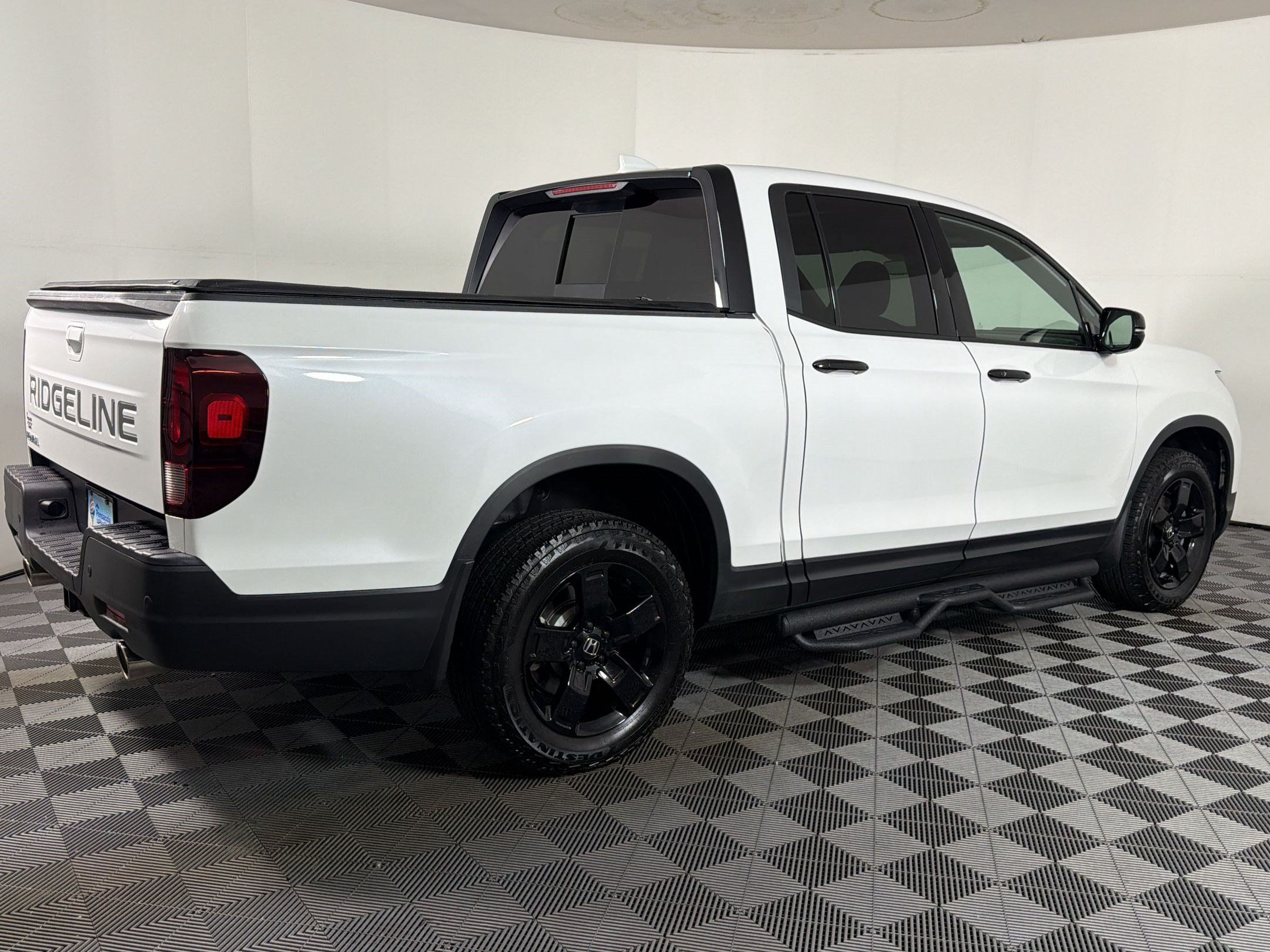 Used 2025 Honda Ridgeline Black Edition image 7