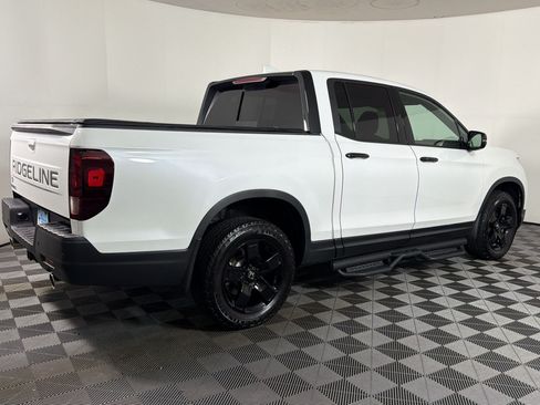 Used 2025 Honda Ridgeline Black Edition image 7