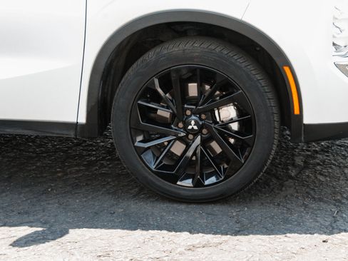 Used 2024 Mitsubishi Outlander SE Black Edition AWD/4WD image 4