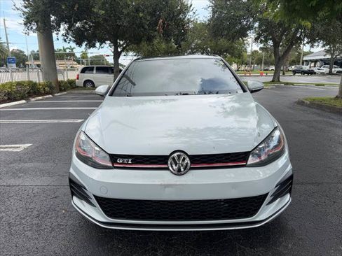 Used 2018 Volkswagen GTI SE FWD image 11