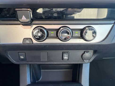 Used 2017 Toyota Tacoma SR5 image 20