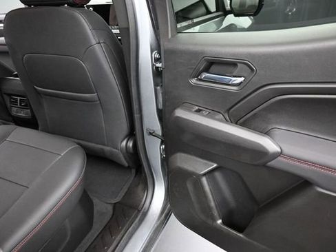 Used 2024 Chevrolet Colorado Z71 w/ Z71 Convenience Package 2 AWD/4WD image 19