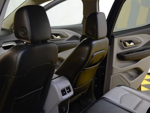 Used 2020 GMC Terrain SLT w/ Preferred Package image 30