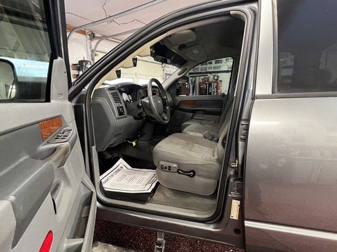 Used 2006 Dodge Ram 2500 Truck SLT w/ Quad Cab Big Horn Value Group image 6