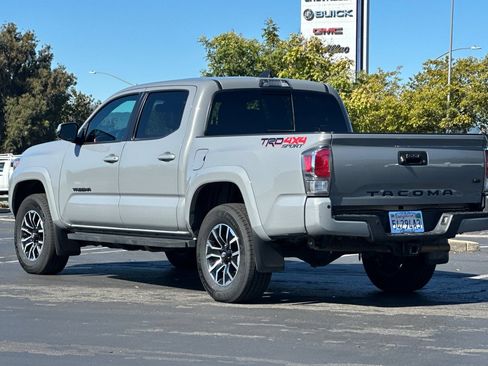 Used 2020 Toyota Tacoma TRD Sport w/ TRD Premium Sport Package AWD/4WD image 6