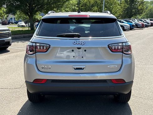 Used 2022 Jeep Compass Latitude AWD/4WD image 3