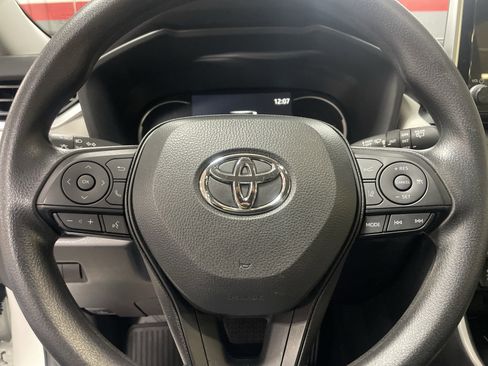 Used 2025 Toyota RAV4 XLE image 18