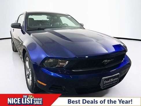 Used 2011 Ford Mustang Premium image 1
