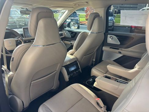 Certified 2023 Lincoln Aviator Reserve w/ Equipment Group 201A image 29