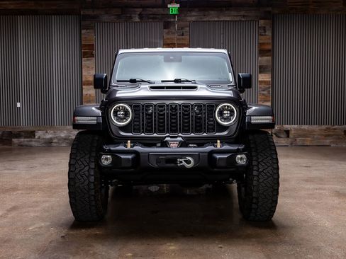 Used 2025 Jeep Wrangler Unlimited Rubicon 392 AWD/4WD image 2