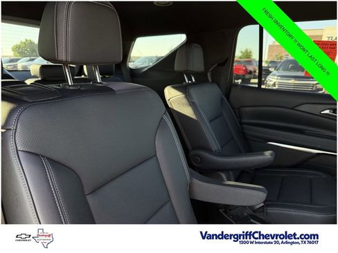 Certified 2025 Chevrolet Traverse LT FWD image 22