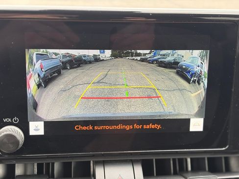 Used 2025 Toyota RAV4 XLE AWD/4WD image 36