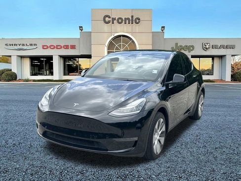 Used 2023 Tesla Model Y Long Range AWD/4WD image 7