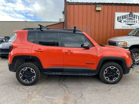 Used 2016 Jeep Renegade Trailhawk AWD/4WD image 4