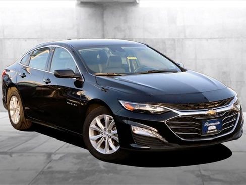 Used 2024 Chevrolet Malibu LT image 2