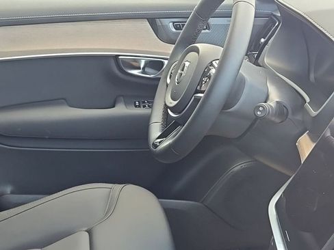 New 2026 Volvo XC90 B5 Plus w/ Protection Package Premier image 8