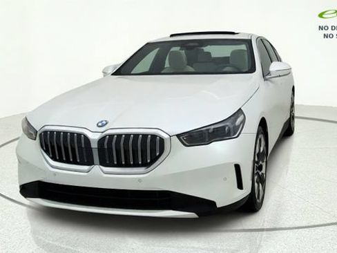 Used 2025 BMW 540i xDrive AWD/4WD image 2