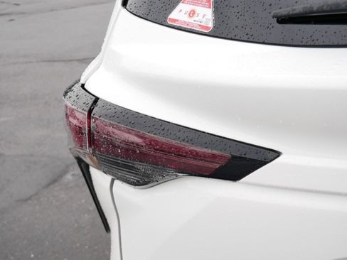 Certified 2025 Toyota Sienna LE FWD image 17