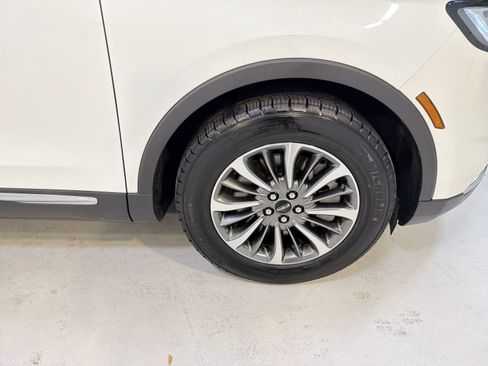 Used 2023 Lincoln Nautilus AWD w/ Premium Package image 29