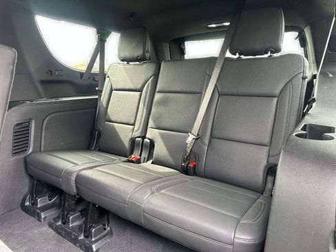 Used 2025 Chevrolet Suburban Z71 image 27