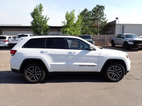 Used 2019 Jeep Grand Cherokee Trailhawk w/ Trailhawk Luxury Group AWD/4WD image 4